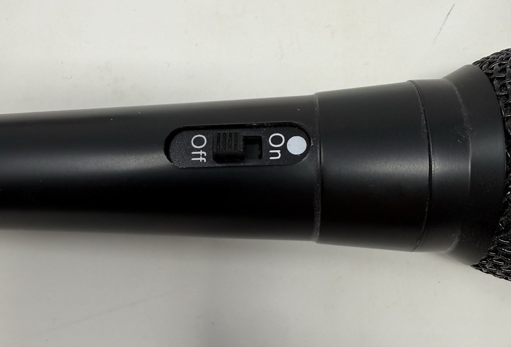 Karaoke Microphone w/Cable Input