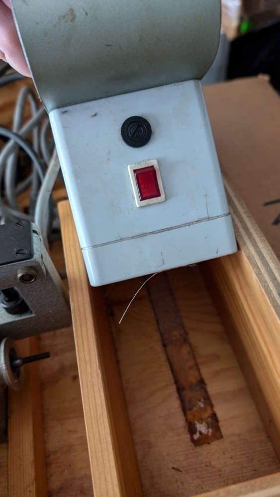KNOTEX # RS-1H PLUS IN WOOD CASE. KNOTTING MACHINE??