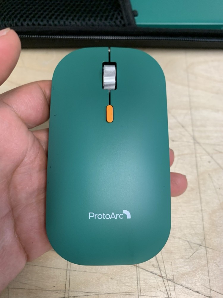 Foldable Keyboard and Mouse, XKM01 True Full-Size Folding Wireless Keyboard