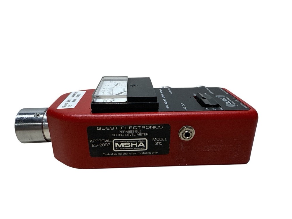 Quest Electronics Sound Level Meter Model 215 with Case foam Inside deterioratin
