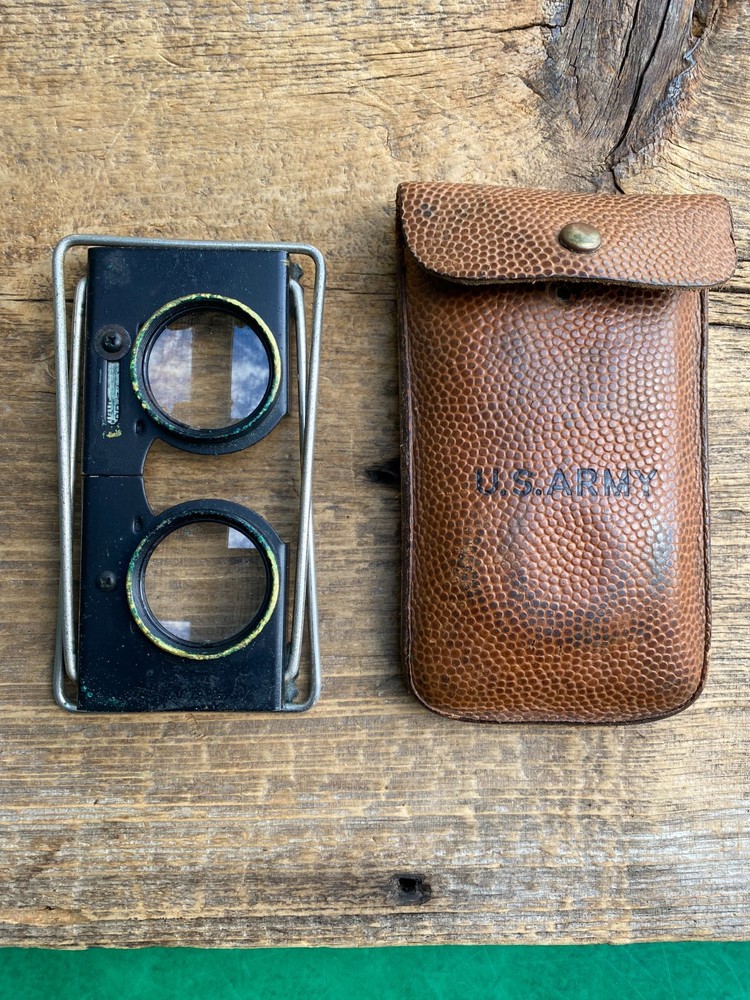 VINTAGE WWII US ARMY CF-8 STEREOSCOPE MAP READER ORIGINAL LEATHER CASE