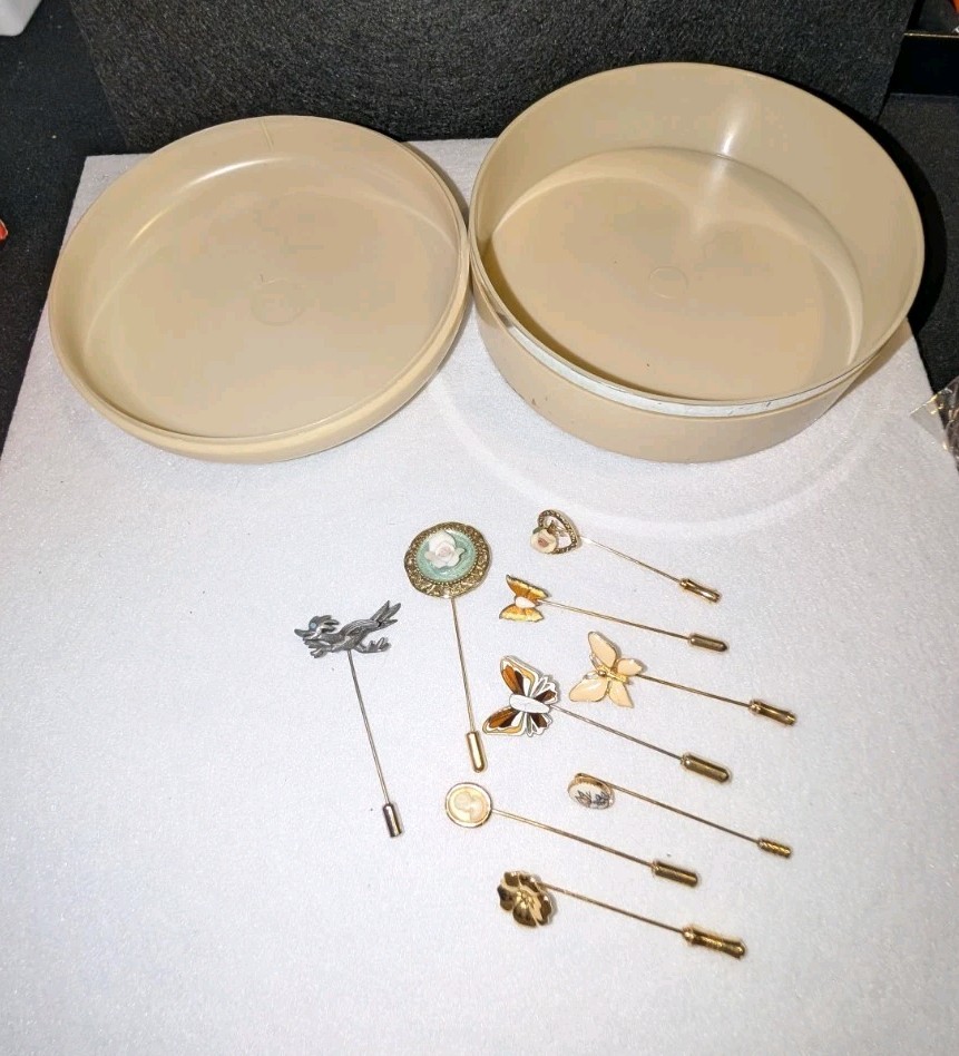 Avon Powder Box With 9 Hat Pins
