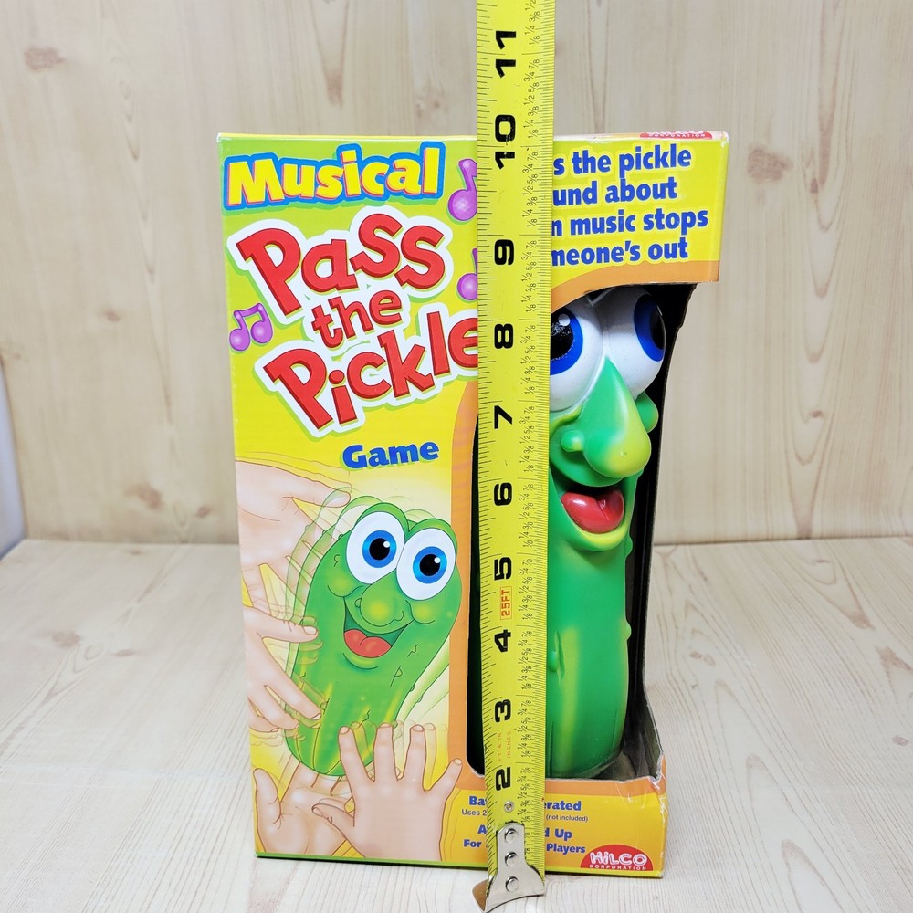 Constructive Playthings Pass The Pickle Music Game NEW DAMAGED BOX