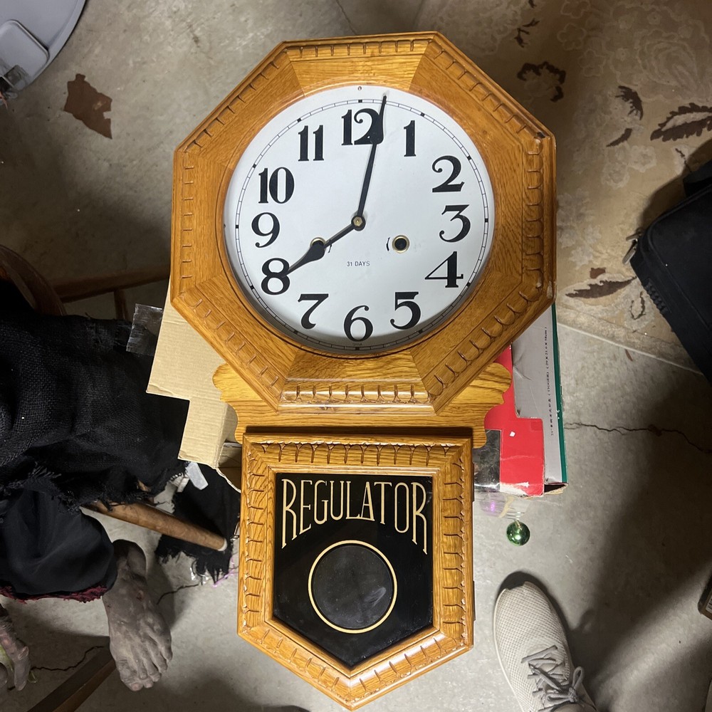 Antique New Heven Regulator Oak Clock