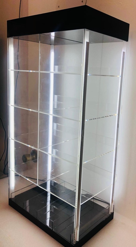 Counter Top Acrylic Display Stand with 4 LED Light Using for Multi-Purpose