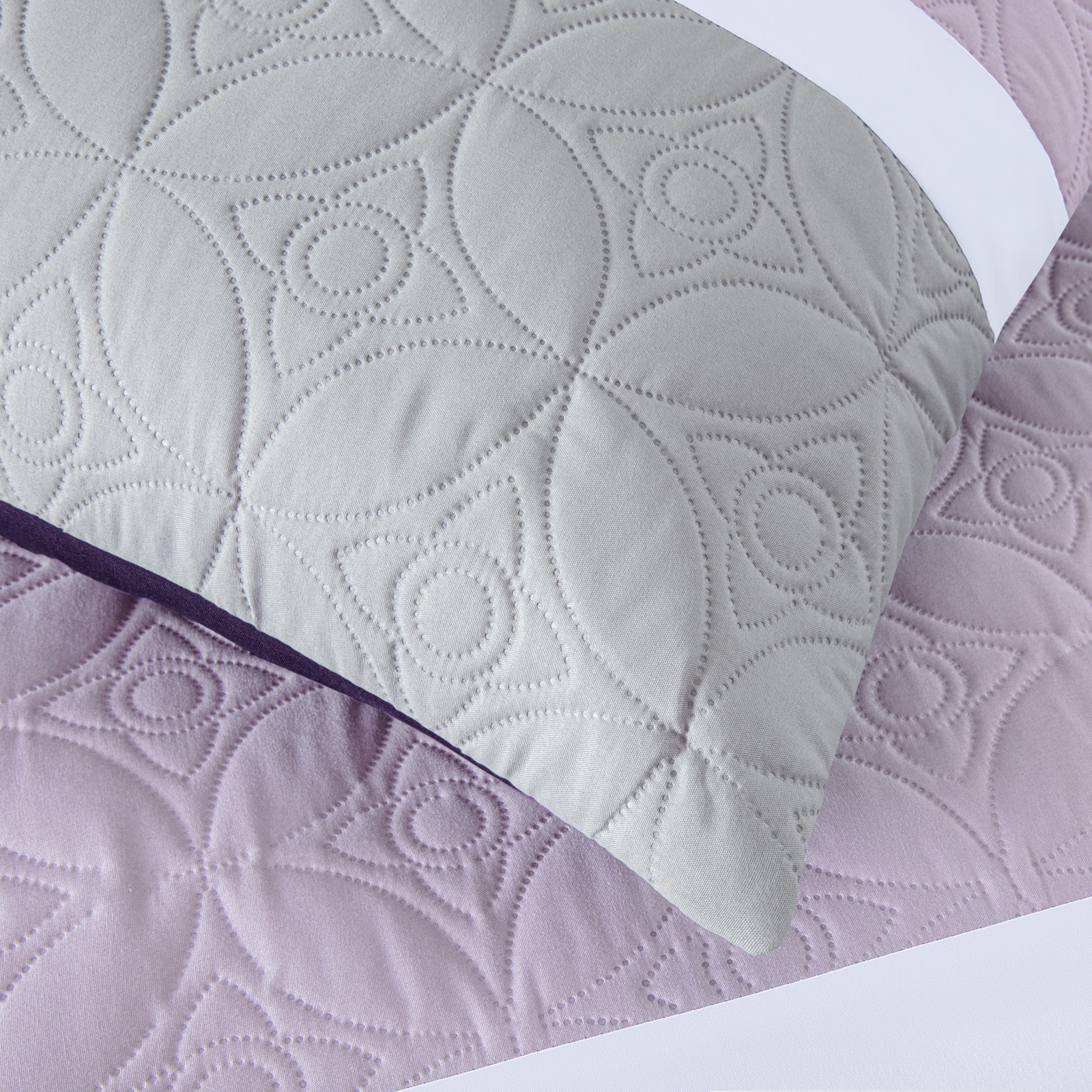 Chezmoi Collection 7-Piece Medallion Patchwork Bed in a Bag Comforter Set