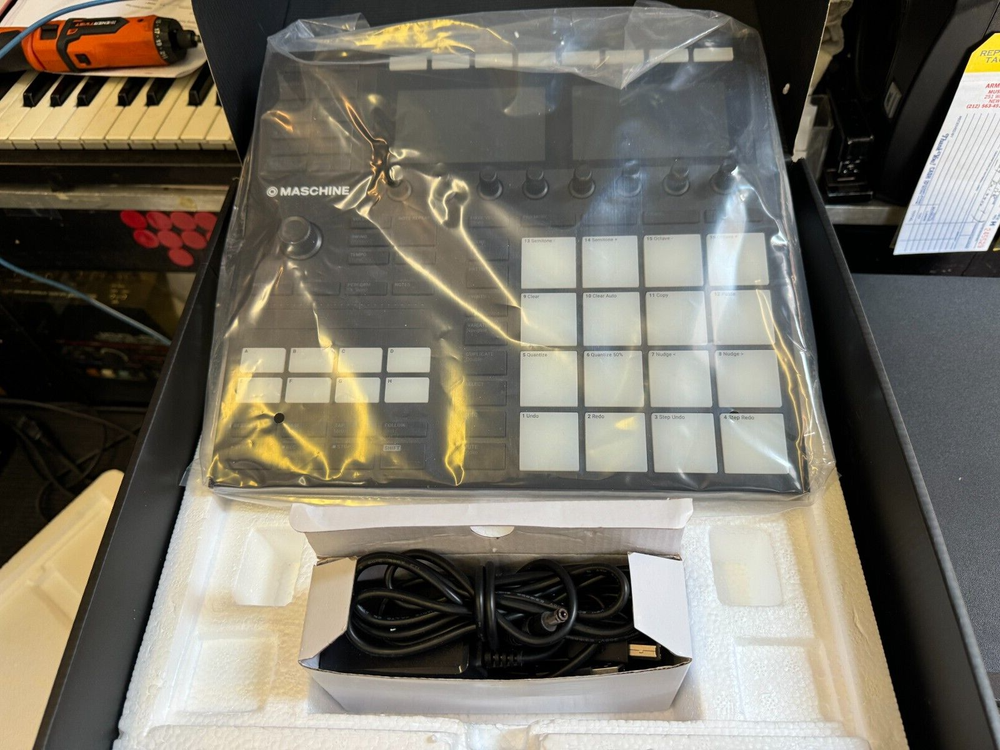 Native Instruments Komplete Maschine MK3 USB Controller open box ARMENS