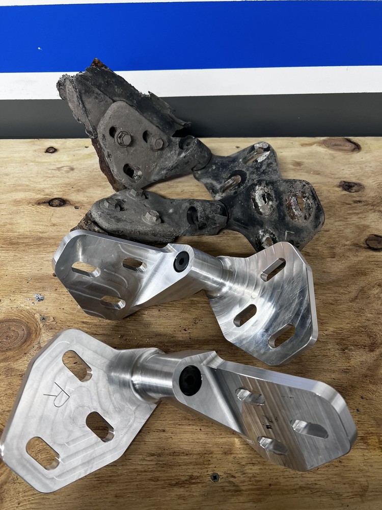 Ford Ltl 9000 Hood Hinge