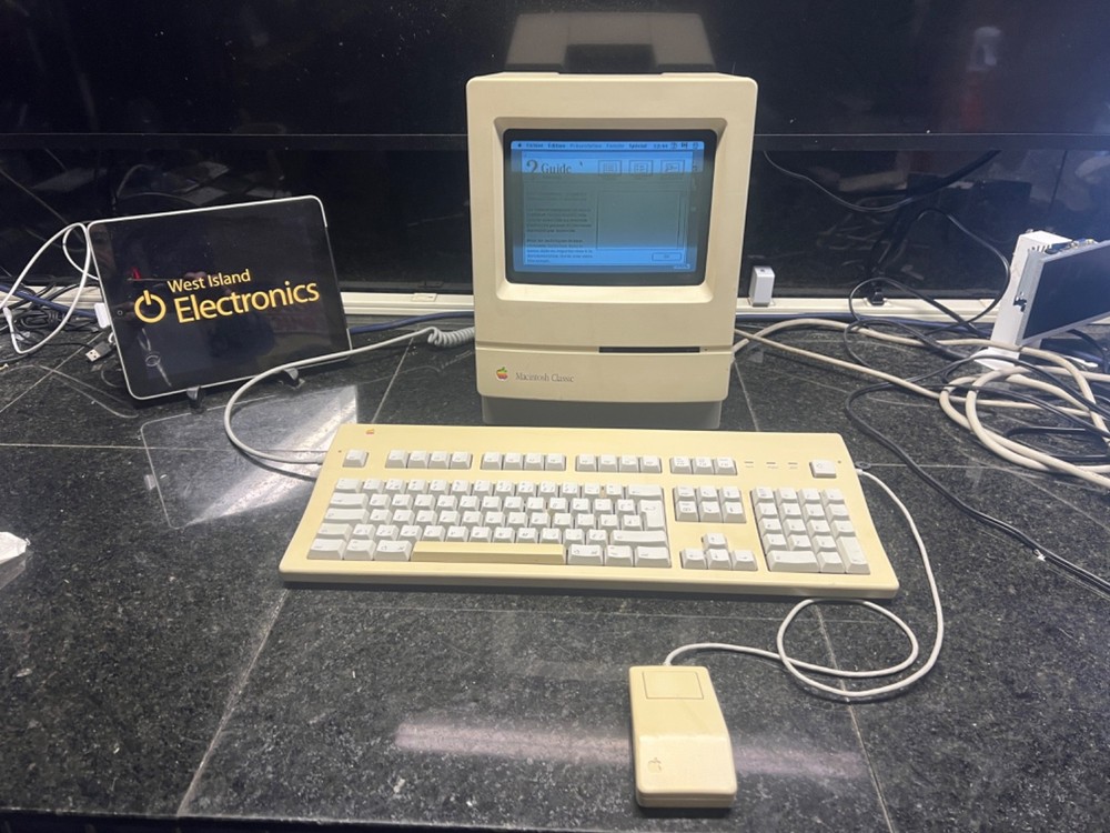 Macintosh Classic / keyboard mouse/ working!