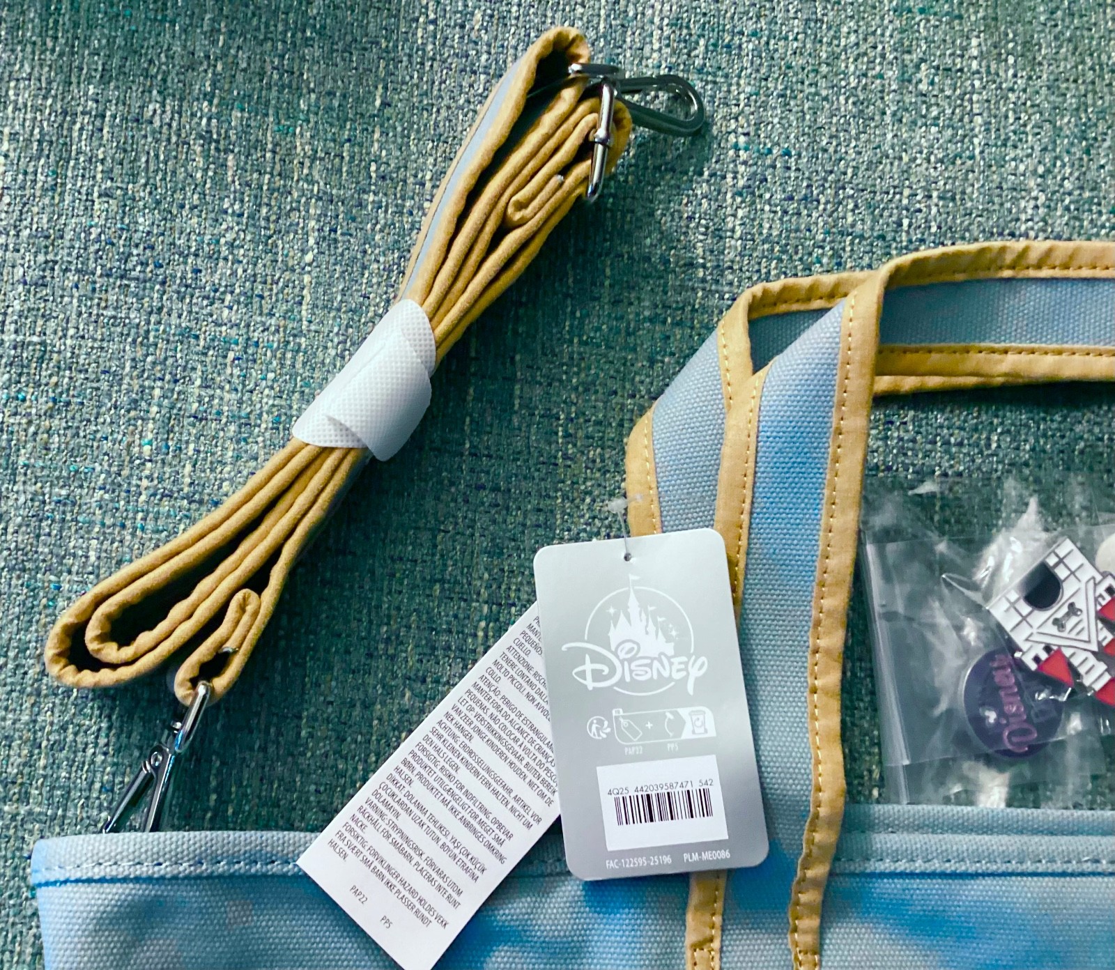 2026 DISNEY THE DISNEY STORE EST 1987 DOGS LARGE CANVAS TOTE BAG & LAPEL PIN SET