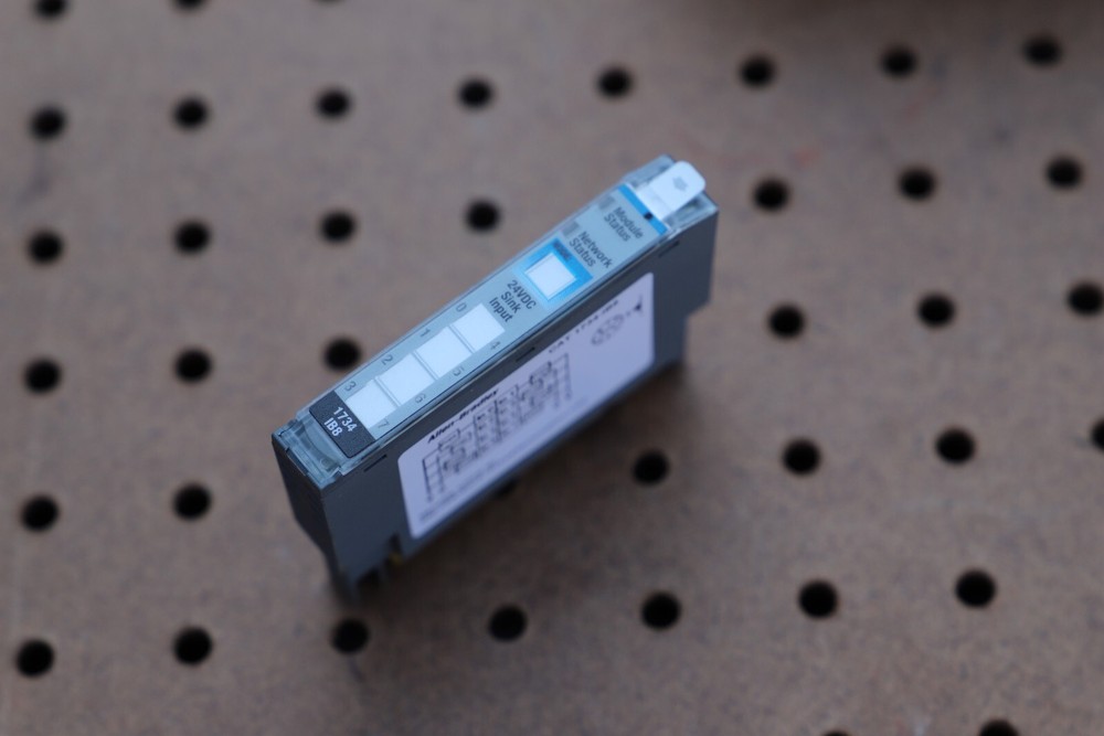 ALLEN-BRADLEY 1734-IB8 SER D MODULE