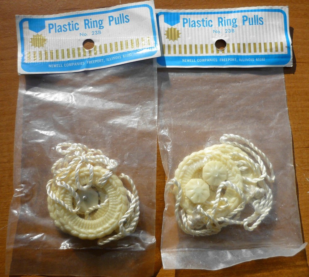 (4) Vintage Newell Light Yellow Plastic Shade Pulls Ring Pulls /w Buttons - NOS