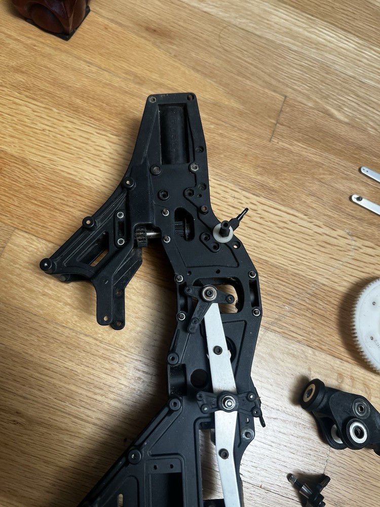 HIROBO FREYA 90 RC NITRO Helicopters Part