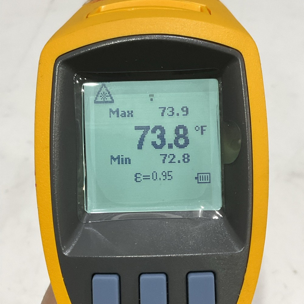 FLUKE 55066 IR THERMOMETER S8M