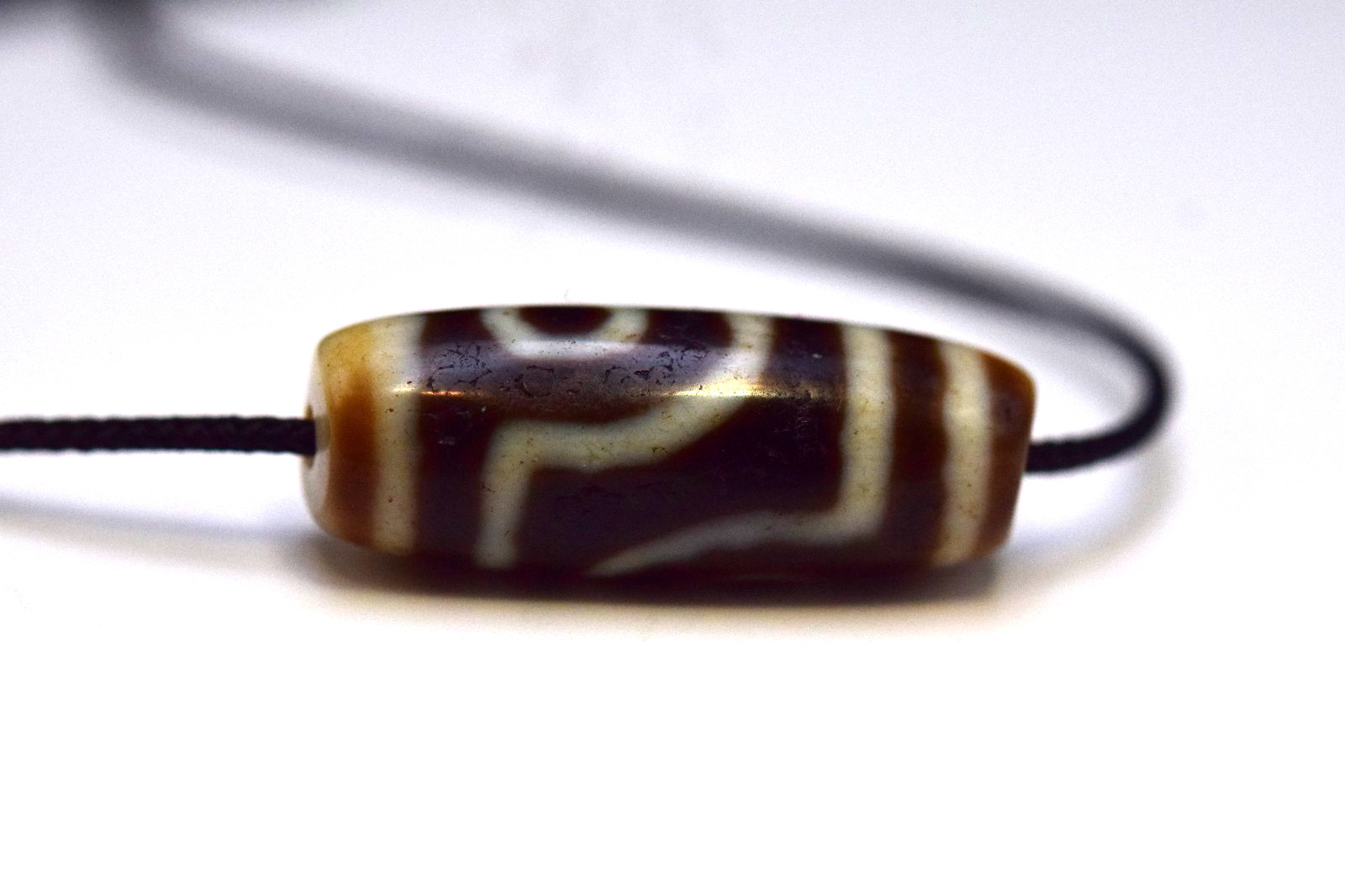 old Himalayan indo tibetan 2eyes agate bead unique pattern