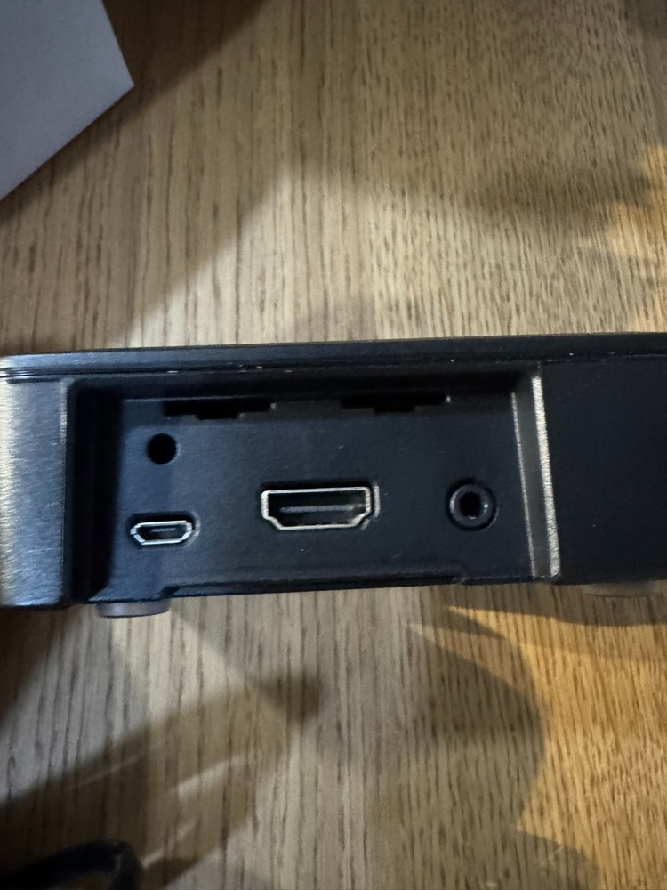 Lifesize Share Wireless Media Sharing Device ( 450-00434-902 )