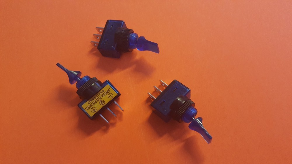 blue 12v switch 20 AMP max