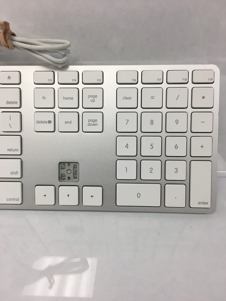 Apple A1243 Wired USB Keyboard Fully Functional #7 AS-IS