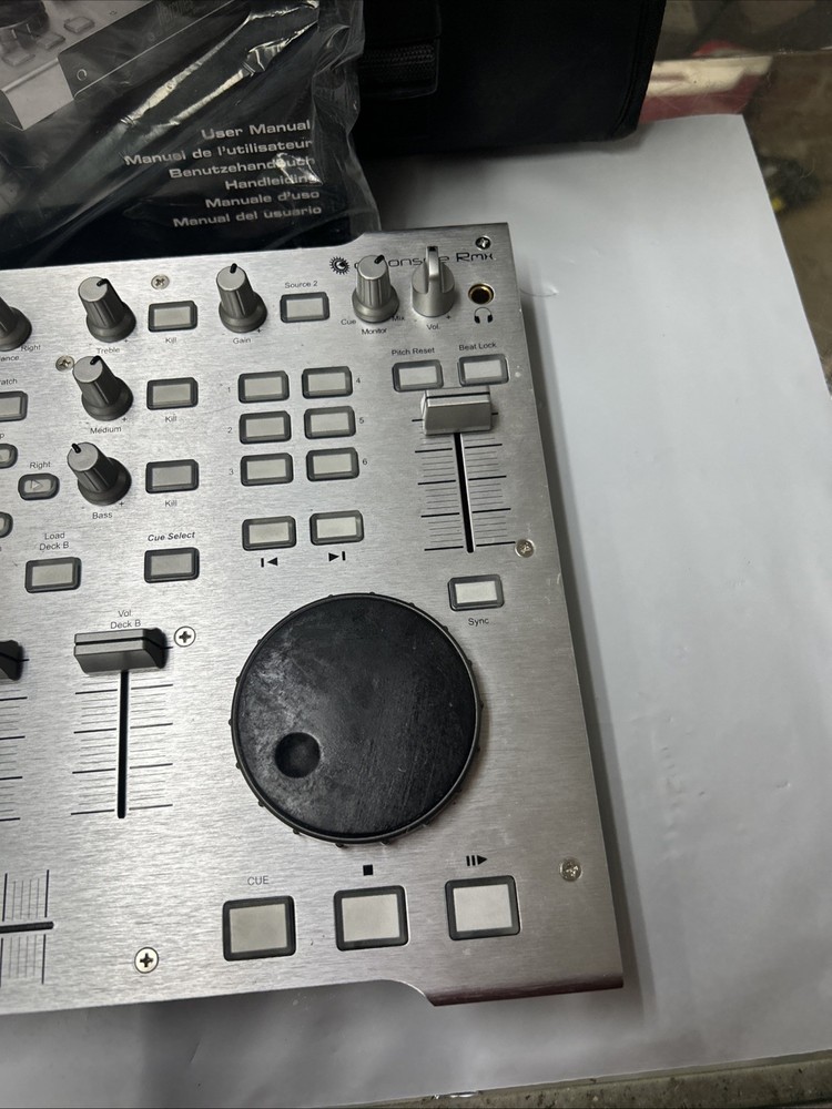 Hercules DJ Console Rmx - Mixer with case & usb cable