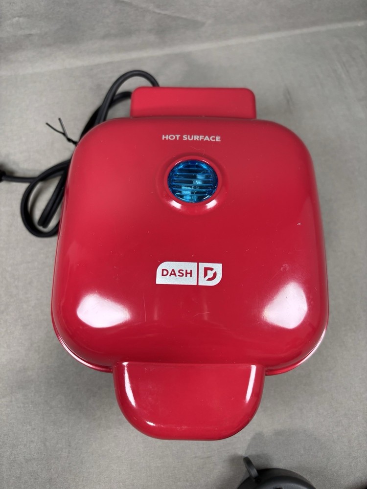 Egg Bite Maker, Red, Dash 420 Watts, Makes 4 Egg Bites, Compact Design Works