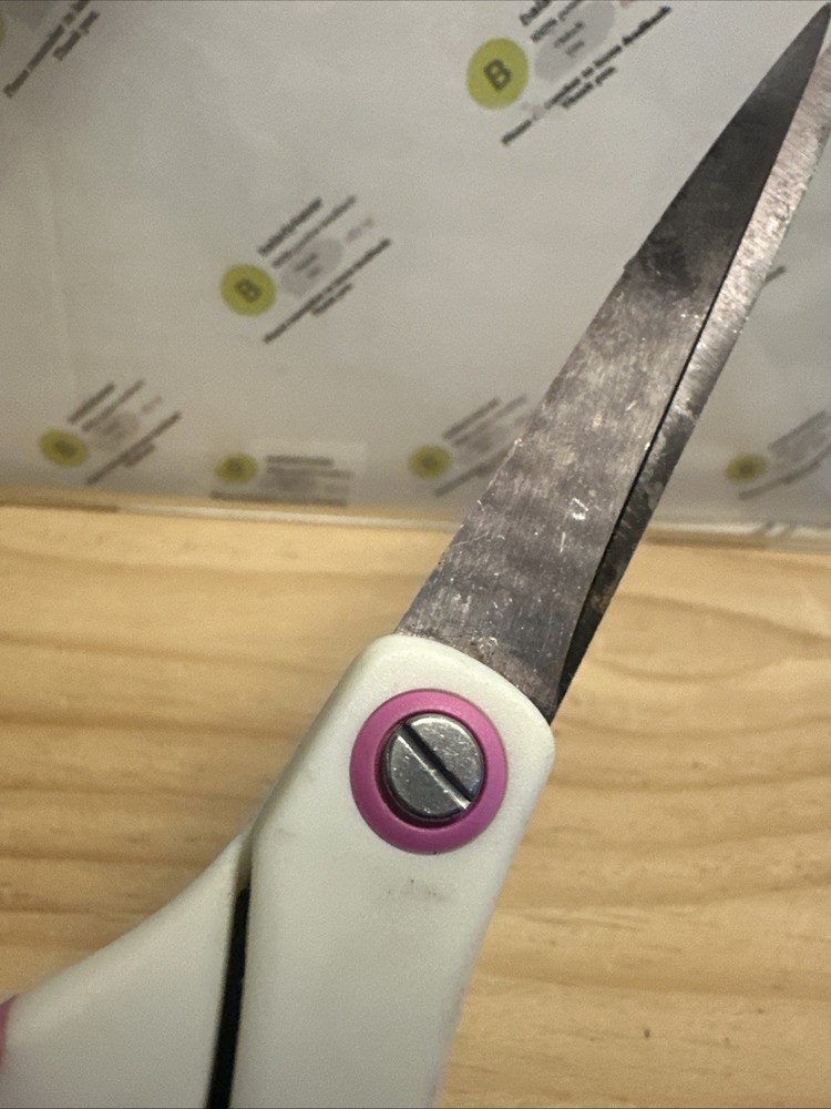Scotch Precision Ultra Edge Titanium Scissors 8.5” w/ Soft Grip