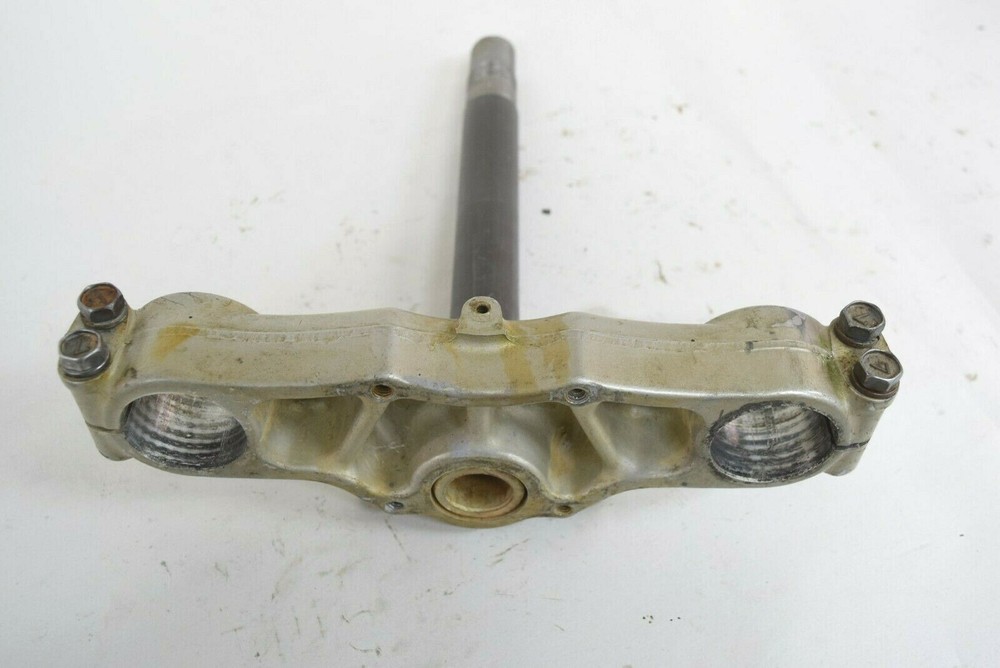 SUZUKI 1982 1983 PE175 PE 175 FORK STEERING LOWER TRIPLE TREE CLAMP STEM BRACKET