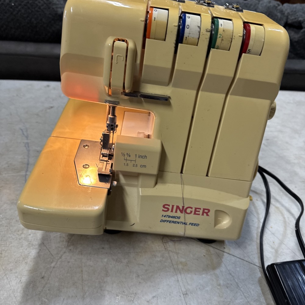 Singer Overlock Sewing Machine Model# 14T948DS Serger Works