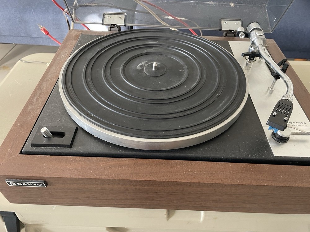 Vintage SANYO MODEL TP 600SA Record player