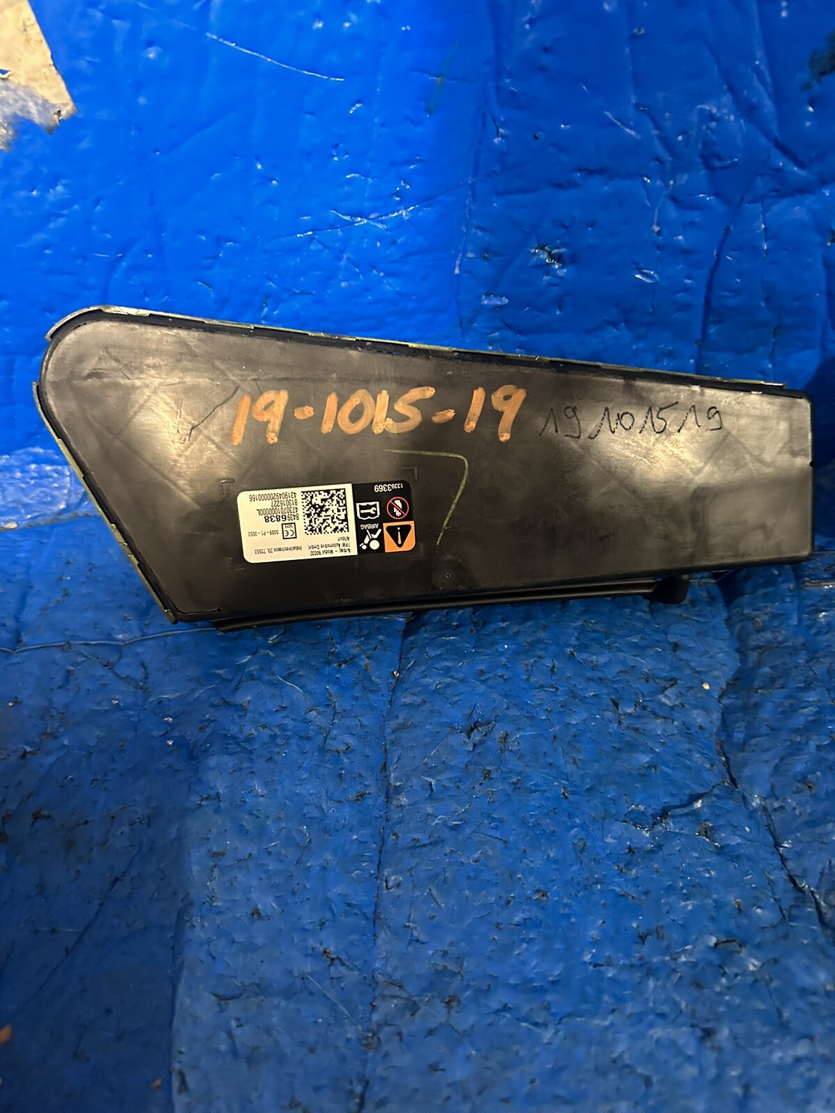 2021-2022-2023-Chevrolet Silverado Suburban Tahoe Driver Seat Outboard Airbag