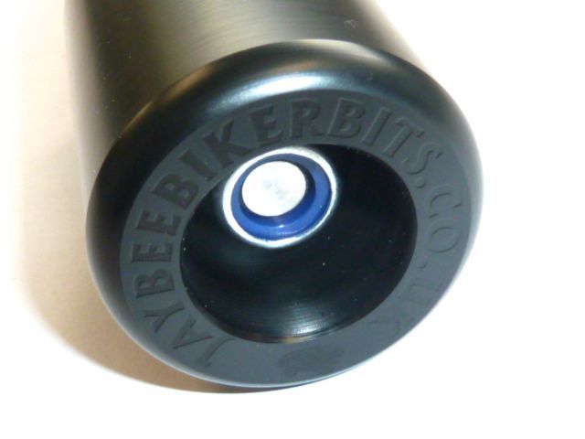 Ducati HYPERSTRADA 821 2013-2015 CRASH PROTECTION PUCKS KNOBS OGGYS FRAME SLIDER