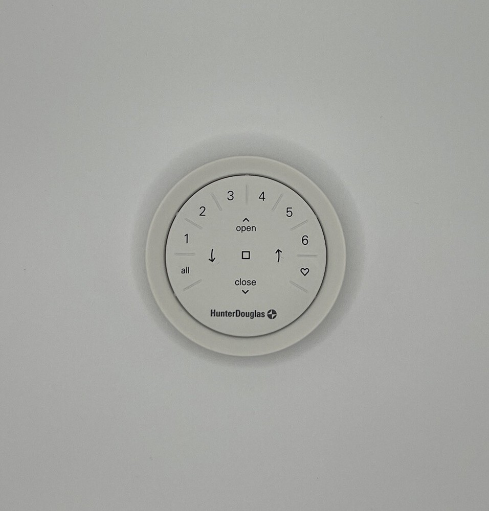 Hunter Douglas Pebble Surface Wall Mount White NEW Remote Holder Only—