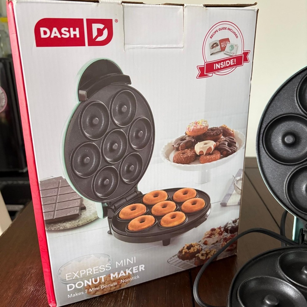 Dash Express Mini Donut Maker Mint Aqua 7 Donuts Nonstick Electric