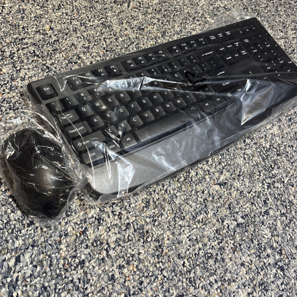 Battery Powered Wireless USB Keyboard and Mouse Ergonomic Combo Full-Sized Quiet