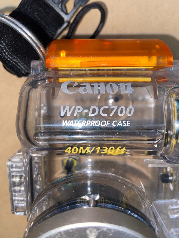 Canon Waterproof Case WP-DC700 for Powershot A60 & A70 Underwater Diving EUC