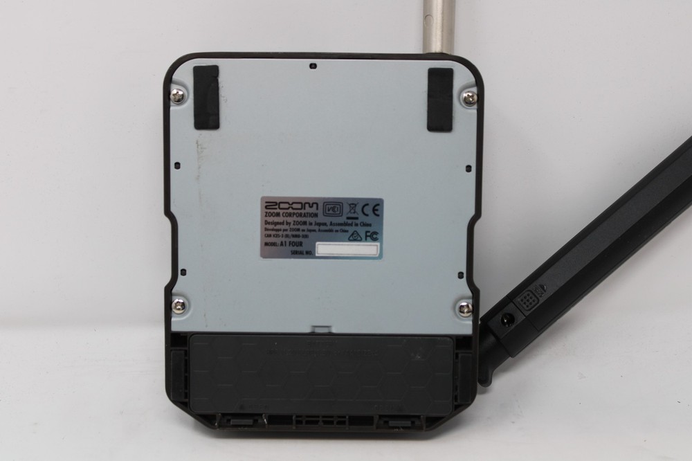 Zoom A1 FOUR Acoustic Instrument Multi-Effects Processor Unit Only