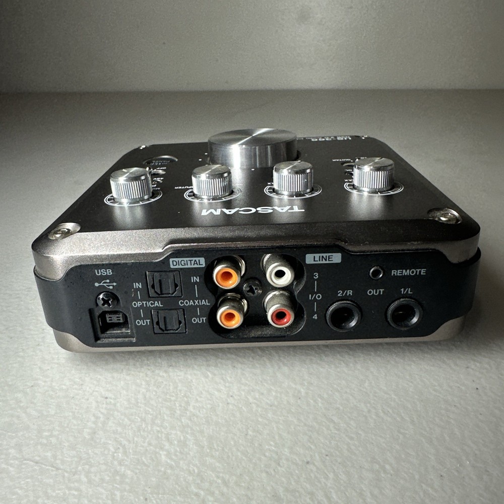 TASCAM USB 2.0 AUDIO INTERFACE US-366