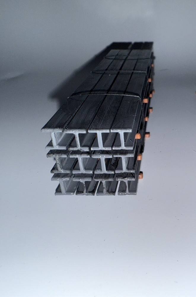 1:87 HO Scale Ibeam Load/Decor - Tall Stack W/ Blk Straps