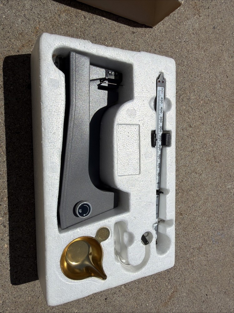 Lyman D7 Reloading Scale, with Original Box and Instructions