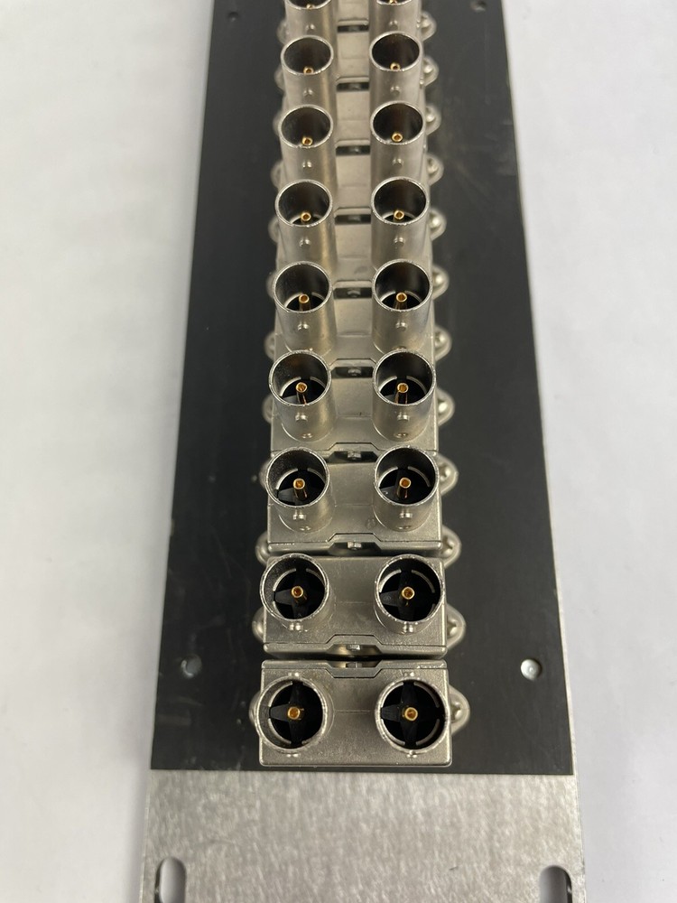 Bittree Audio Patchbay B52T 2WTHD 2x26 2RU Panel Black Normalling Terminating