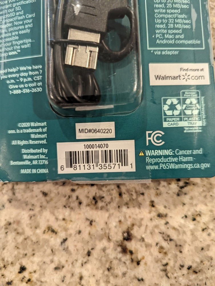 Onn SD, microSD and CompactFlash Card Reader 100014070