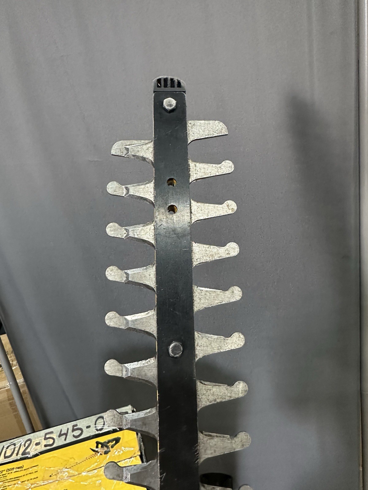 DEWALT 20V MAX 22" Cordless Hedge Trimmer,Tool Only (DCHT821B) Used