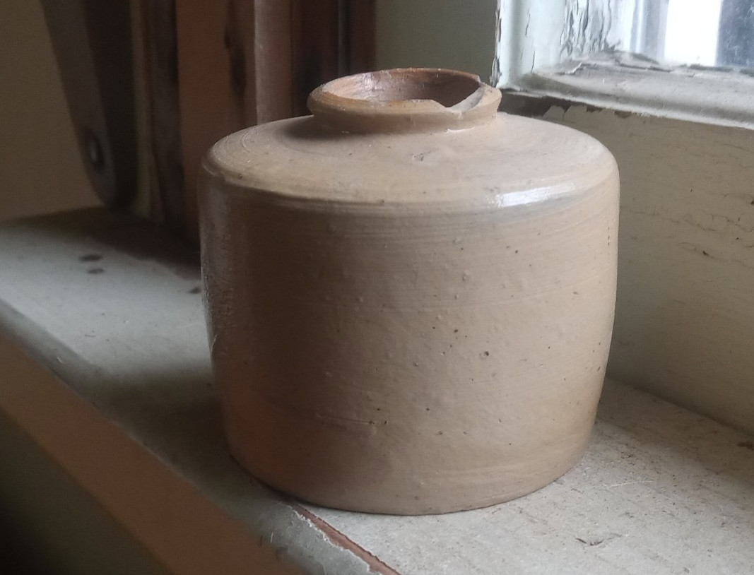 1850s HAND THROWN GLAZED STONEWARE INK BOTTLE DUG IN 1850s OUTHOUSE