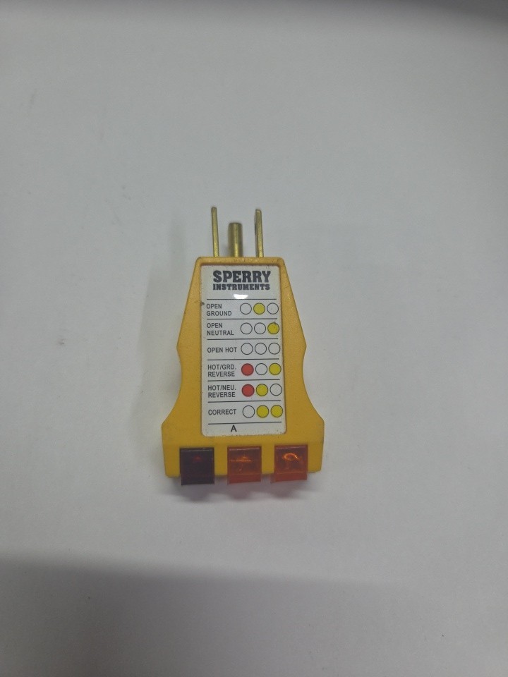 ELECTRICAL OUTLET RECEPTACLE TESTER ANALYZER
