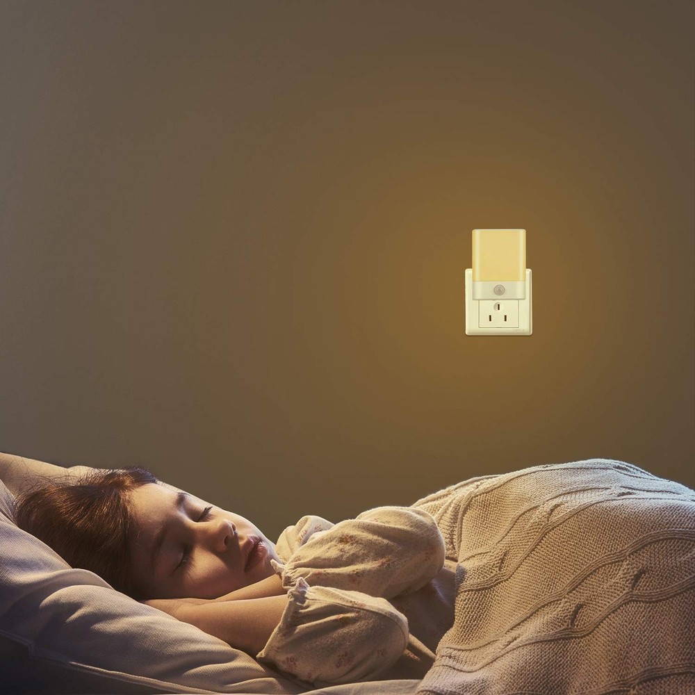 BriVIVI LED Night Light Plug in, Motion Sensor with 1-pack, White