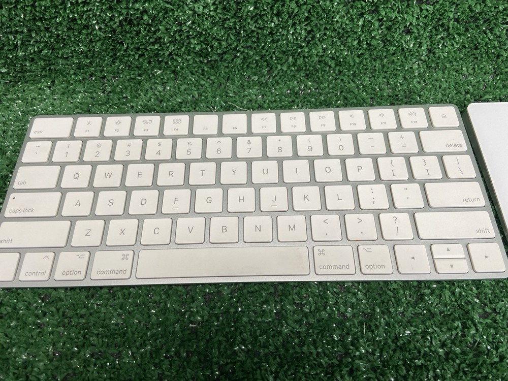 Apple A1644 Wireless Magic Keyboard 2 & A1535 Magic Trackpad 2, Working.