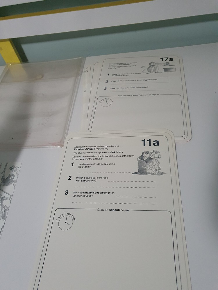 CHILDCRAFT TEACHING CARDS WORLD BOOK