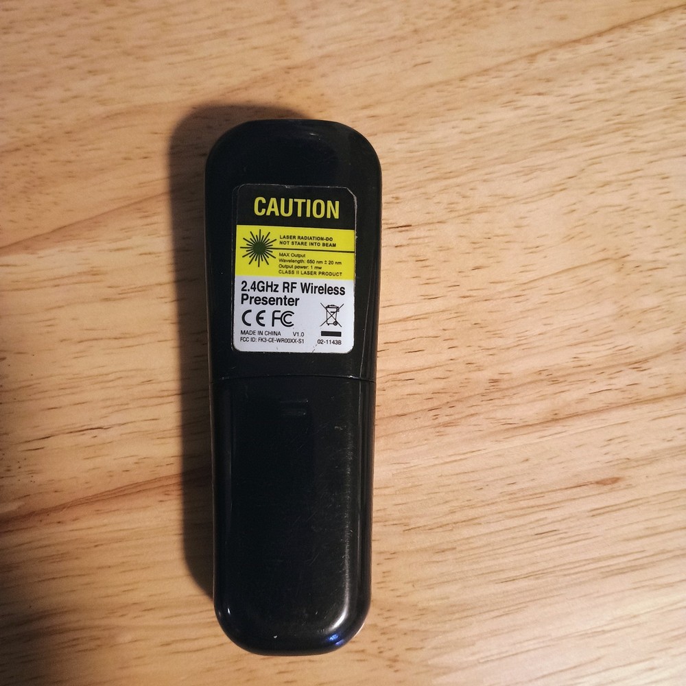 SIIG 2.4 GHz RF Wireless Presenter with Laser