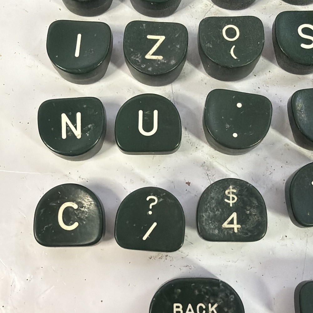 1950's Royal Typewriter green plastic key - One Replacement Typewriter Key