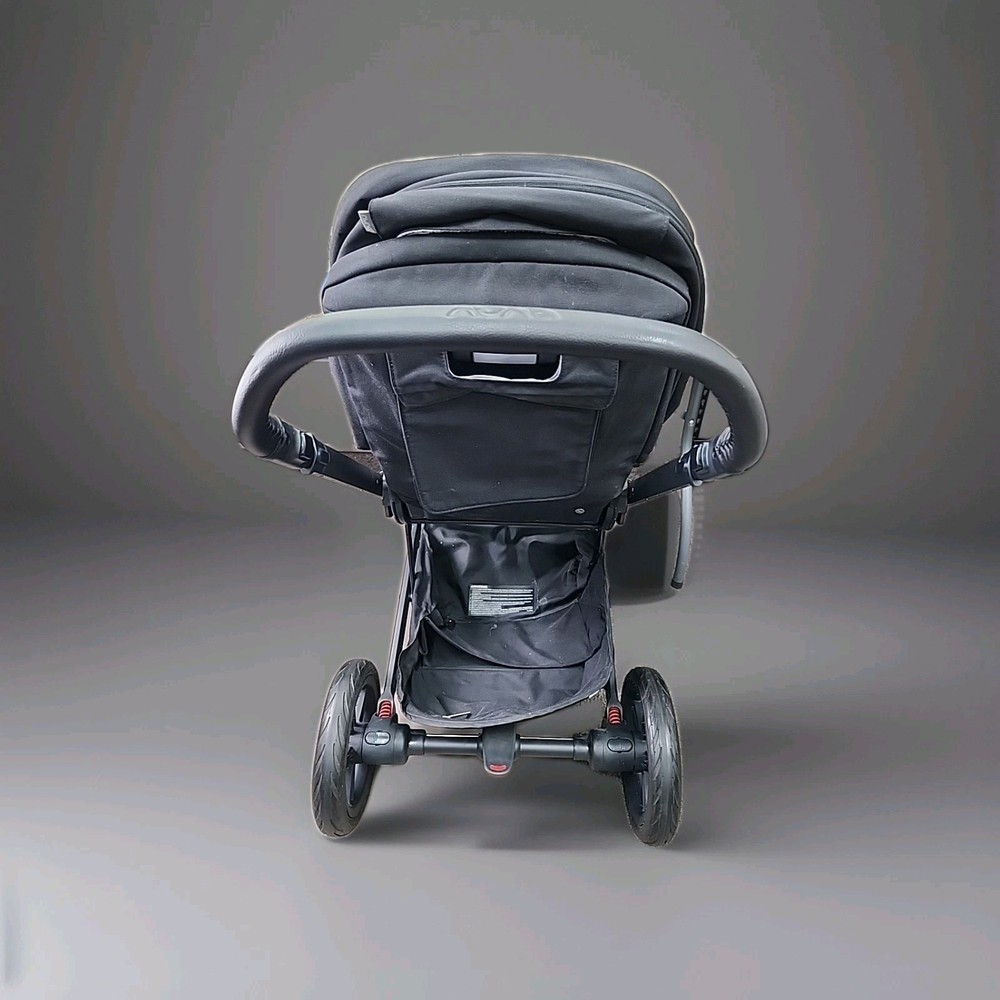 Nuna M1XX2 Stroller. Black/Caviar