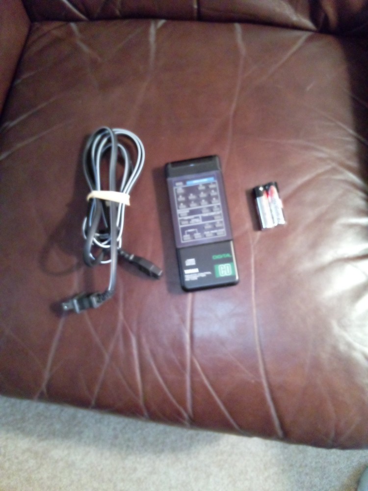 Yamaha CDX 500U CD Player Professionally Serviced w/Remote. Fully functioning.